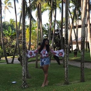 Off the shoulder bell sleeve crop top